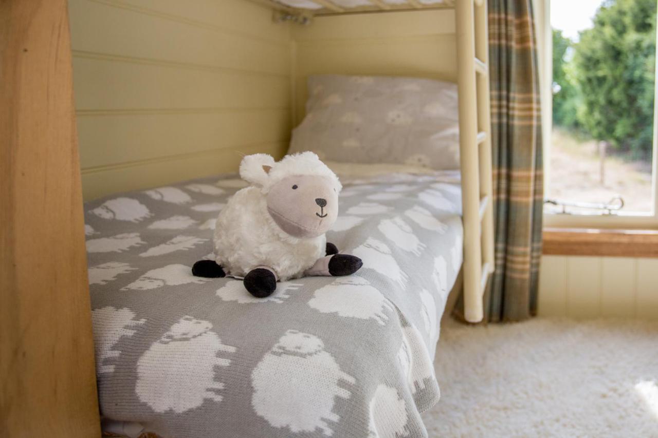 The Abberton Shepherds Hut Evesham Exterior photo